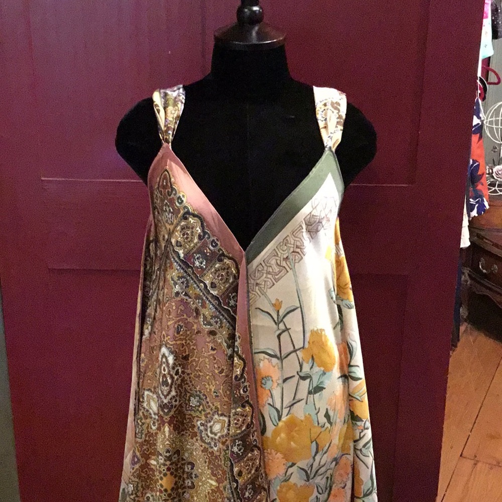 NEW - Beautiful Handkerchief Dress